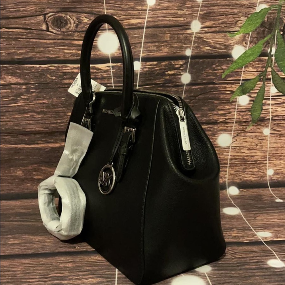 🌻MICHAEL KORS 🌻 BLACK LARGE CHARLOTTE SATCHEL - Picture 3 of 11